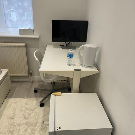 Single Room Canvey Island 外观 照片